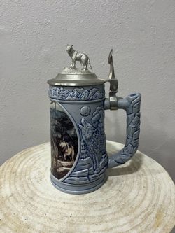 Longton Crown Scouting the Bluffs Wolf Beer Stein No E 3623 Kevin Daniel 1st