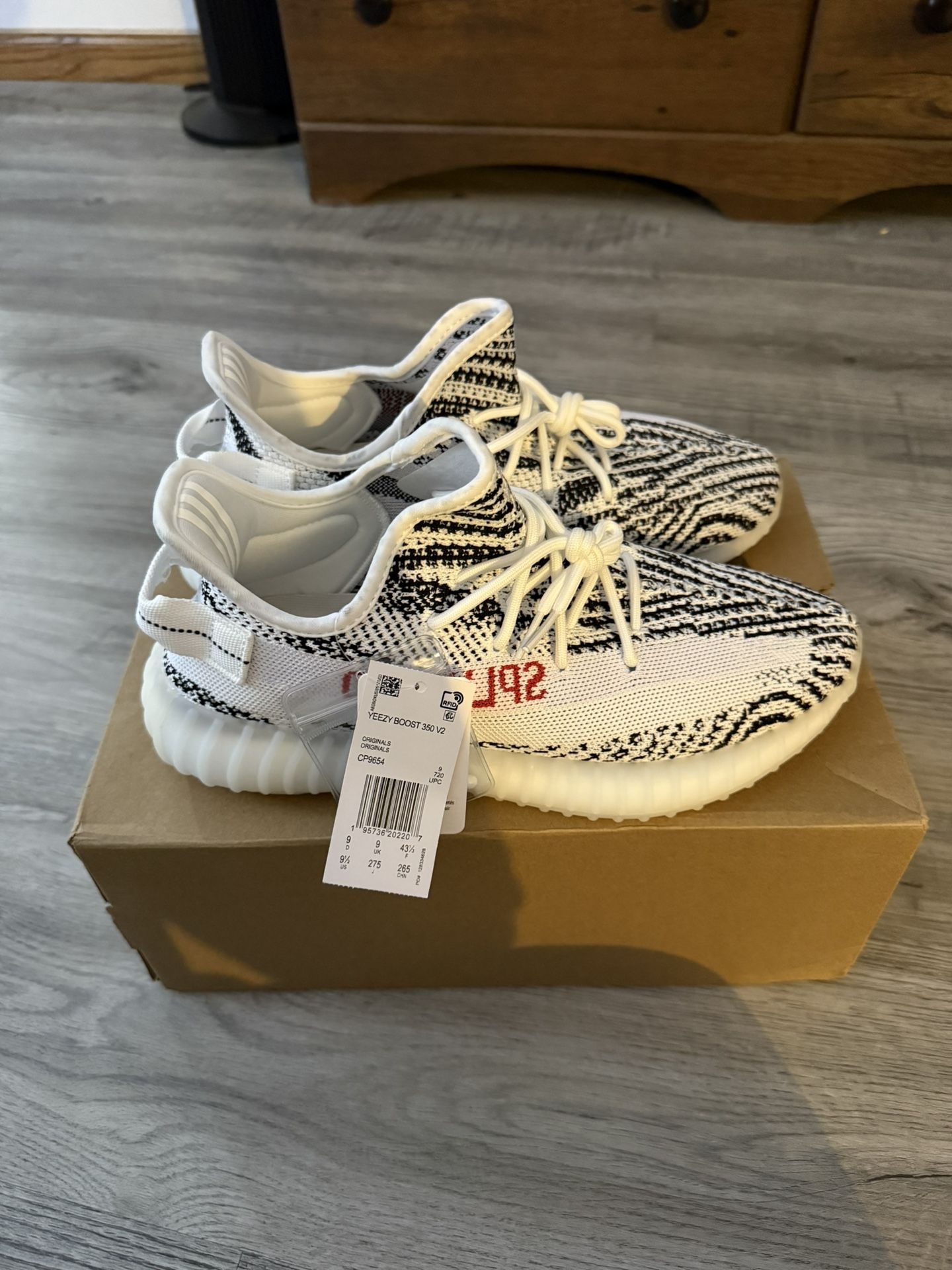 Yeezy Boost 350 Zebra