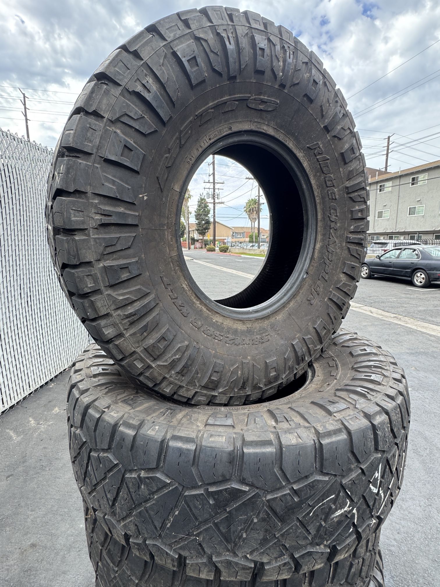 38/12.5/17 Nitto Ridge Grappler