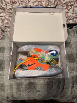 PG 6 basketball shoes