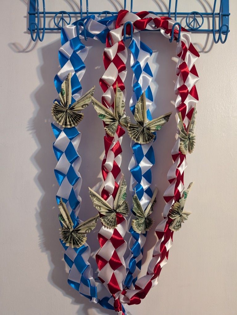 Money Graduation Leis