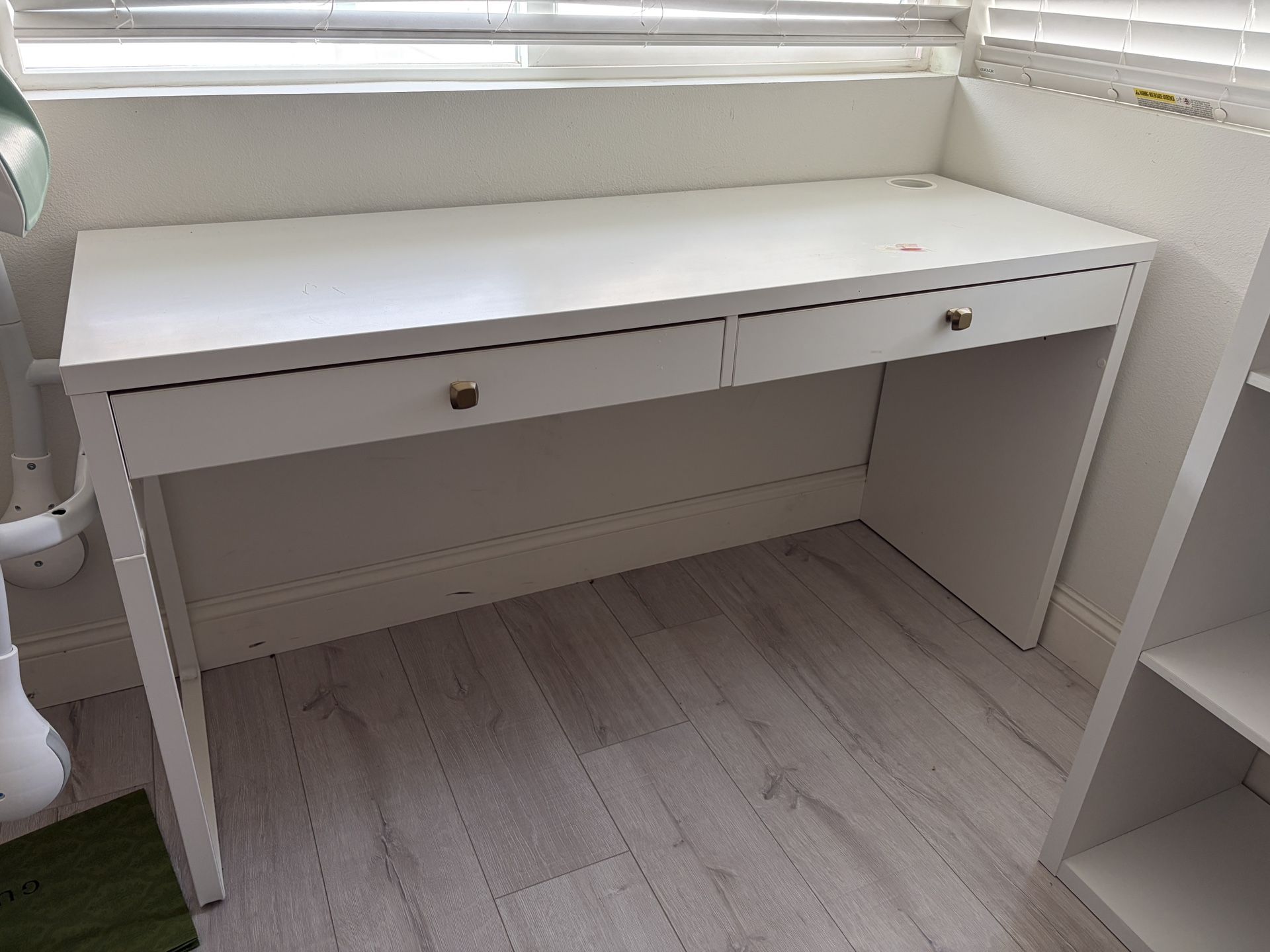 IKEA Micke Desk