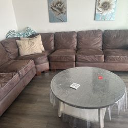 Sectional /sofa 