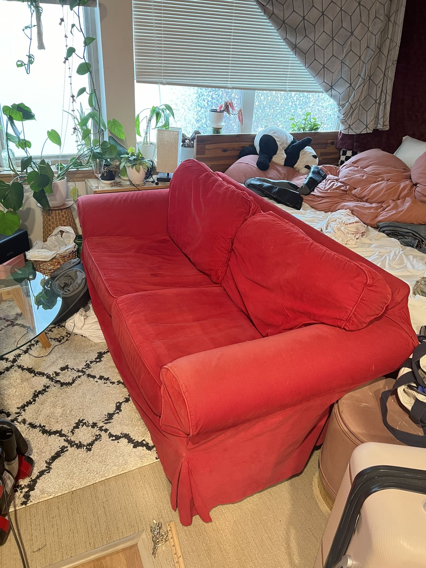 Couch (loveseat)