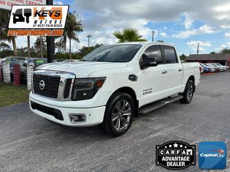2017 Nissan TITAN