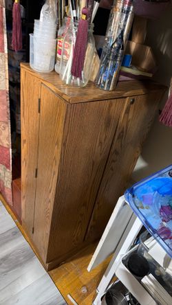 Storage cabinet