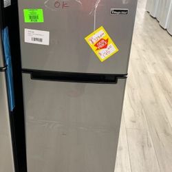 Magic chef HMDR450SE mini fridge 4B 3