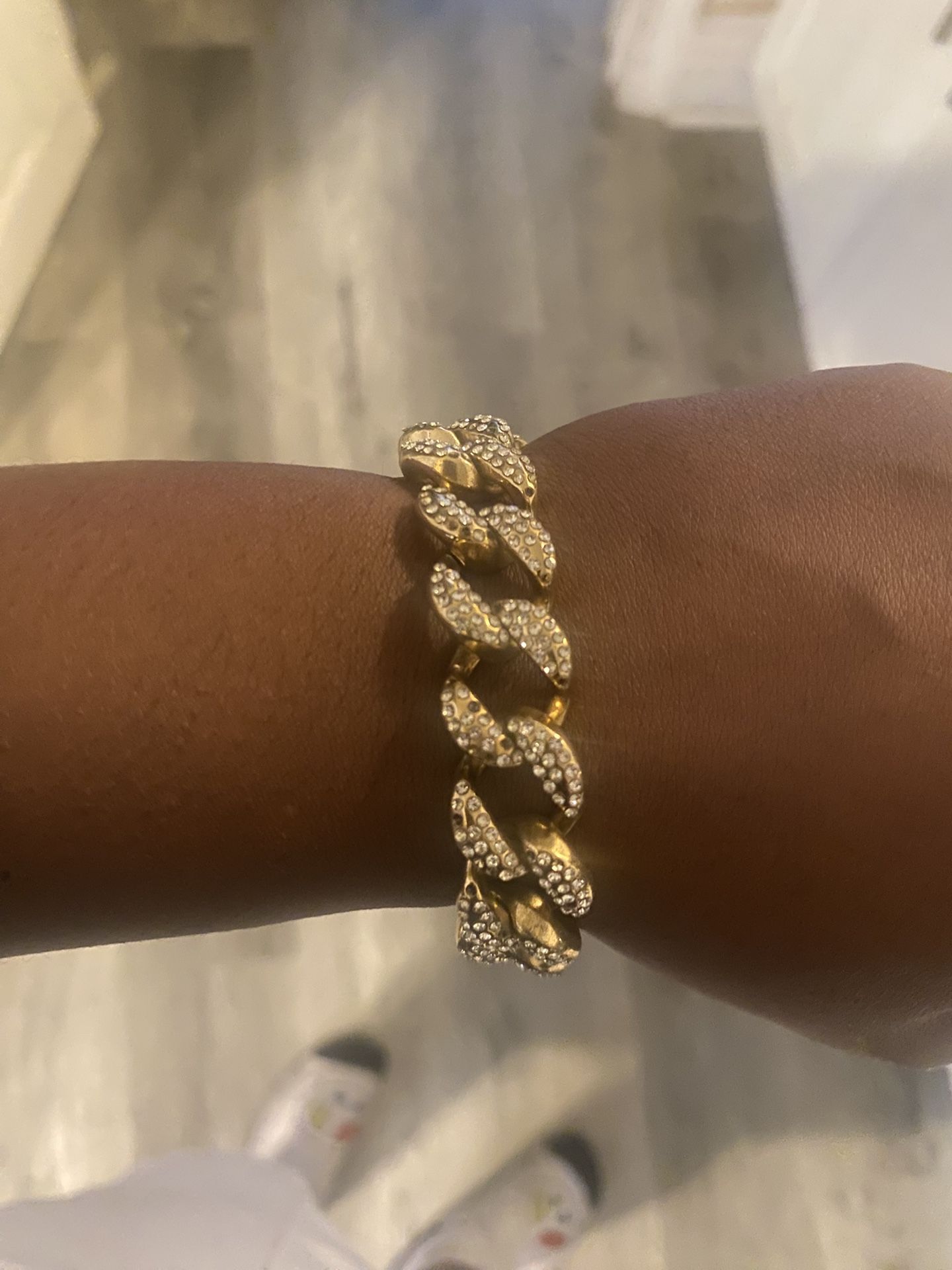 Men’s Gold Bracelet 20.00