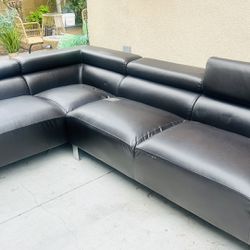 Free $0 Sofa Set 