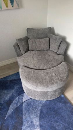 Like New Swivel Gray Barrel Chair