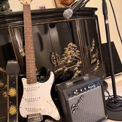 Squier Strat Fender Guitar ( W/ Amp + Samson Microphone) 