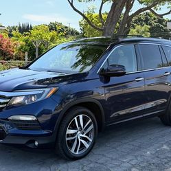2018 Honda Pilot TOURING w/Nav w/DVD w/Blind Sens, 68K Miles, No Accidents