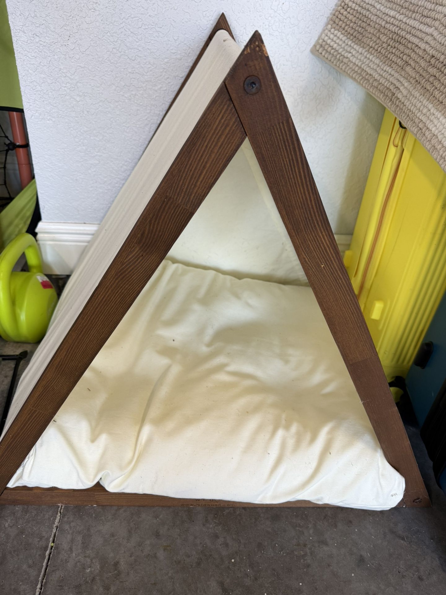 Cat Teepee