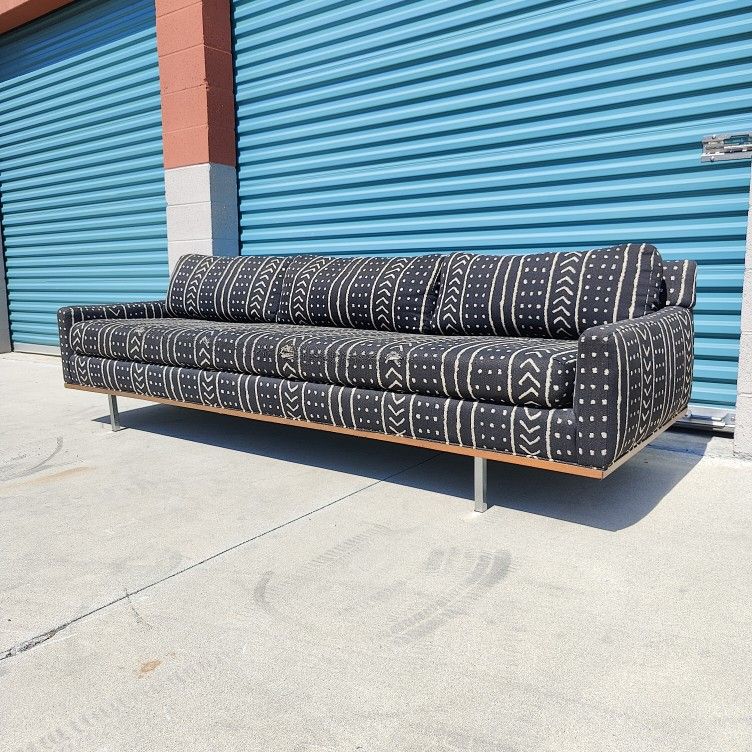 Vintage Mid Century Modern Couch for Sale in Phillips Ranch, CA OfferUp