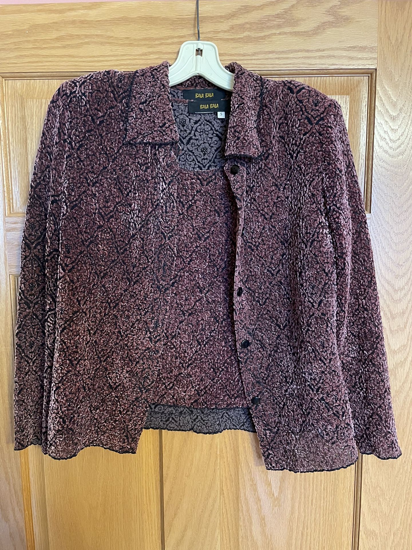 Bala Bala Small Burgundy Lightweight Crinkle Twinset