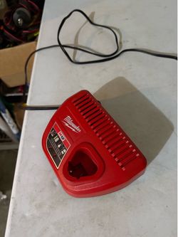 Milwaukee M12 charger