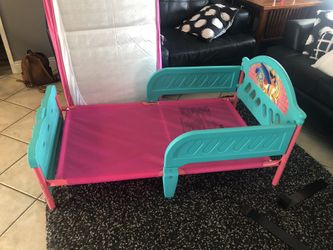 Toddler bed