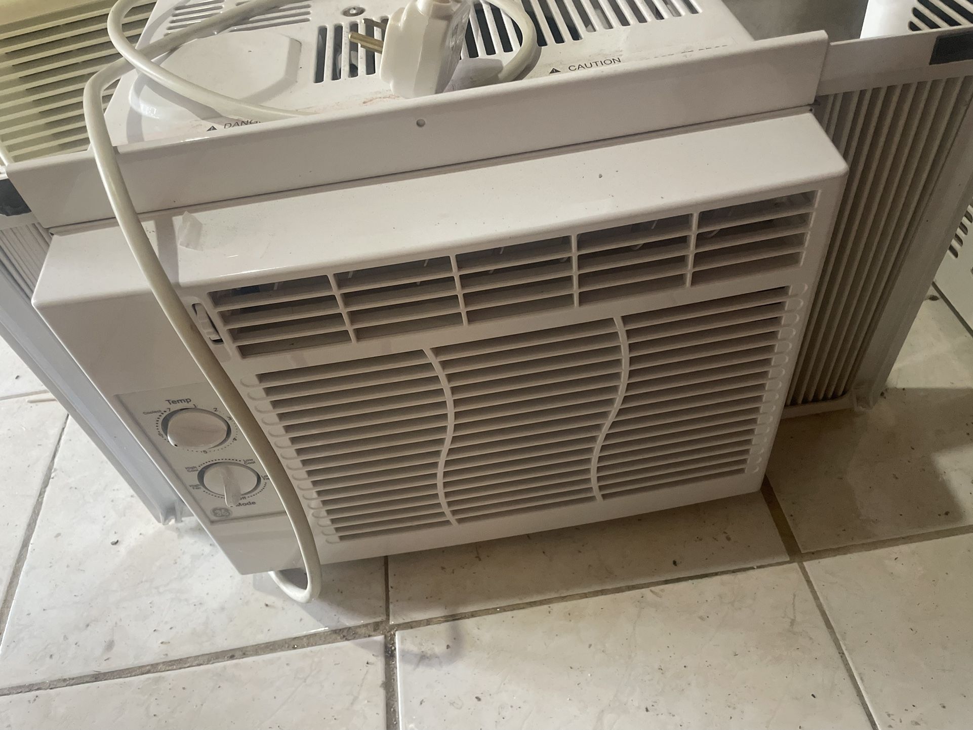 Pick Up Only WINDOW AC UNIT