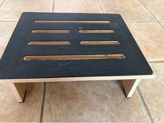 Wooden Non-Slip Step Stool
