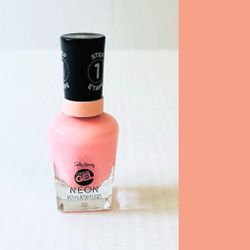 Sally Hansen Neons Collection Miracle Gel Nail Polish Peach Please 051
