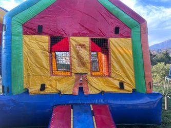 Water slide jumper with pool attachment