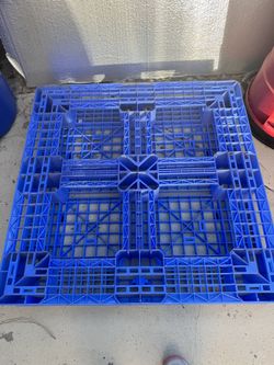 plastic pallet