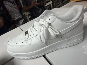 ALL-WHITE NIKE AIR FORCE 1s
