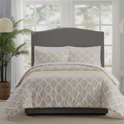 NEW BED COMFORTER & Pillow Shams