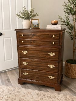 Vintage Bassett 5 - Drawer Chest | Solid Wood Tall Dresser