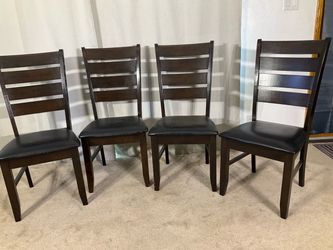Handsome Set of 4 Dining Chairs with Cushioned Seats * Sillas