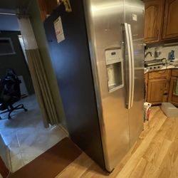 GE Refrigerator 