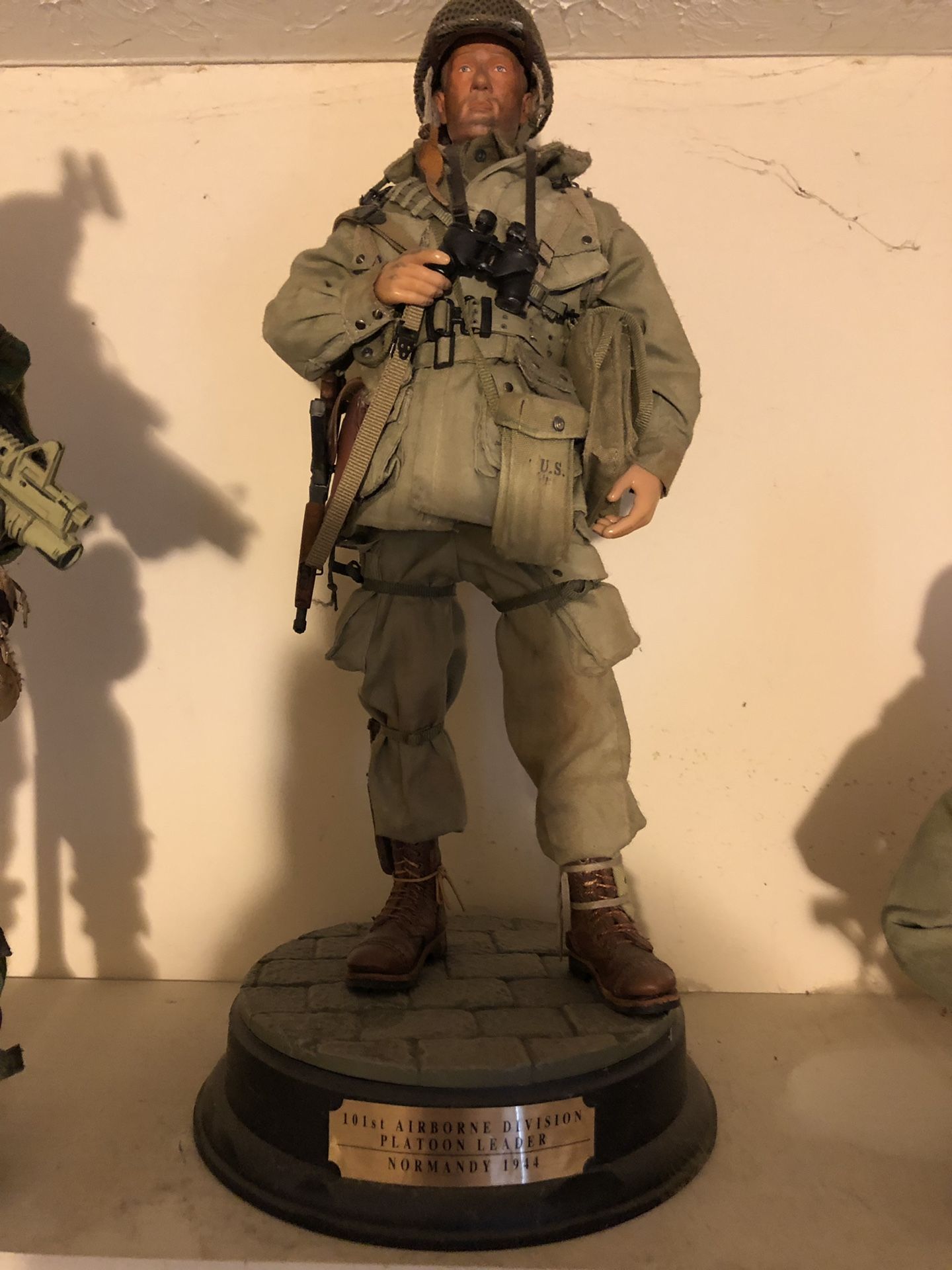 LOWER PRICE Authentic Military Action Figure