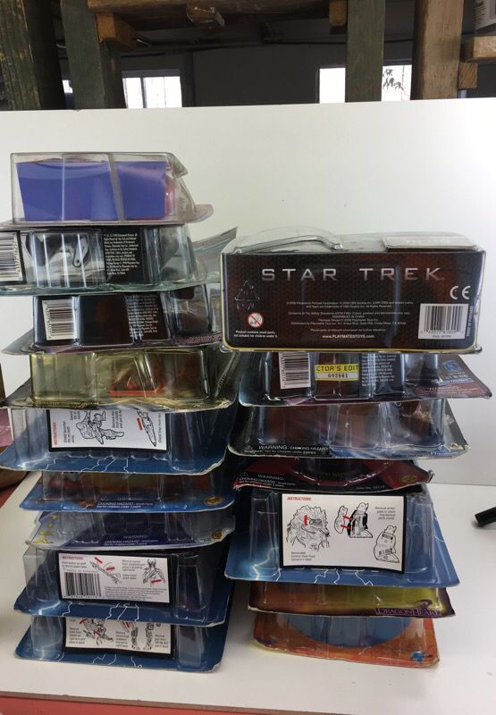 Collectibles toys lot of 16 star trek x-men spawn