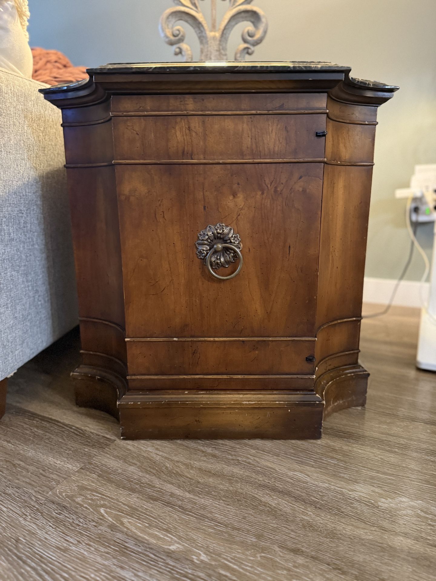 FREE Vintage End Table w/ Storage