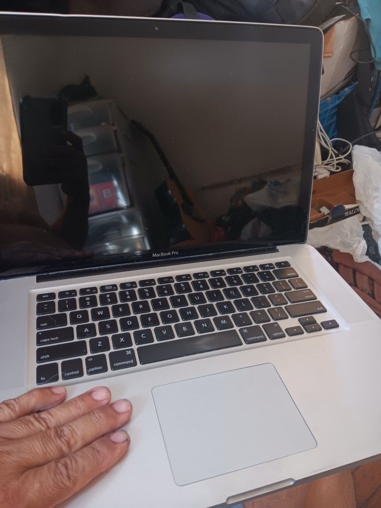 Mcbook Pro A1286 Missing Charger