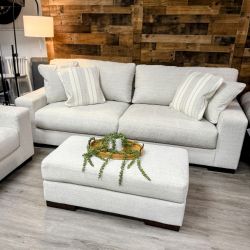 Maggie 8' Modern Sofa | 🚛 WHITE GLOVE DELIVERY