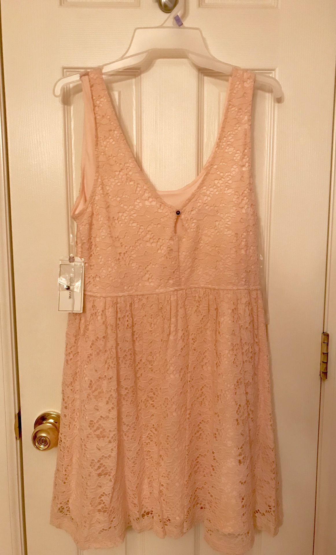 **BRAND NEW WITH TAGS** LIGHT PINK / PEACH DOUBLE LINING FOREVER21 FLUFFY SLEEVELESS SUNDRESS