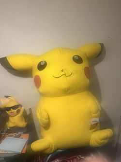 Giant Pikachu