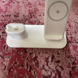 iPhone, Air Pod And Apple Watch Charger 