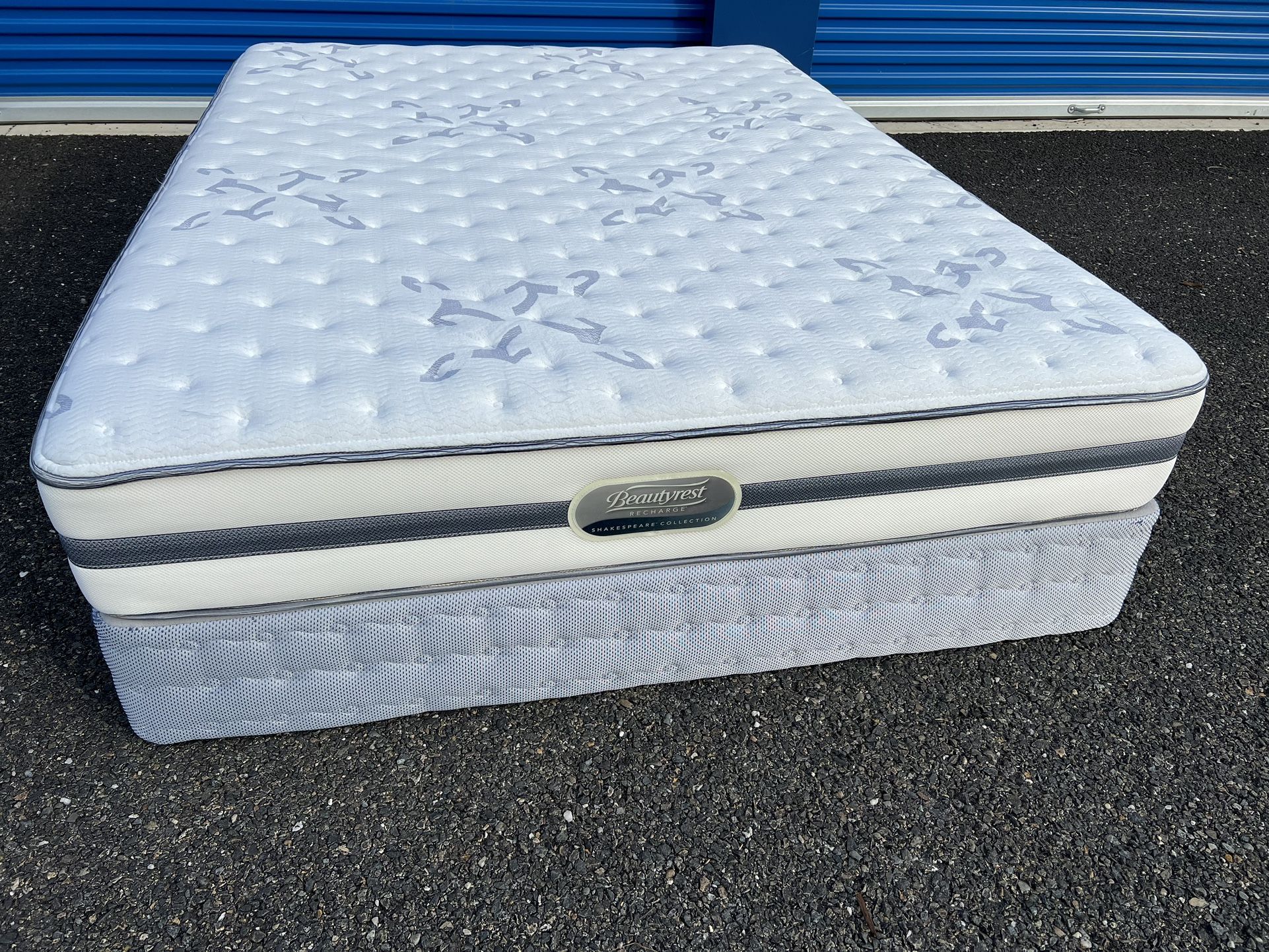 Queen Size Bed ! Queen Bed ! Simmons Beautyrest Queen Size Mattress And Box Spring Set ! Queen Bed ! Free Delivery