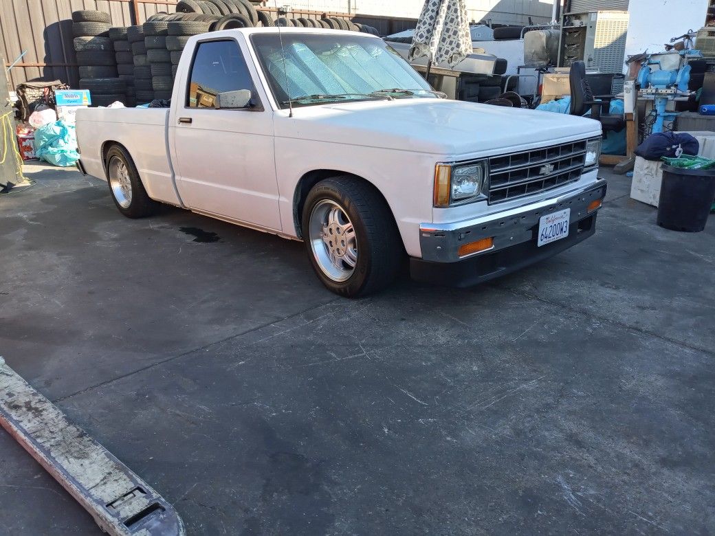 89....chevy...s10....lowered