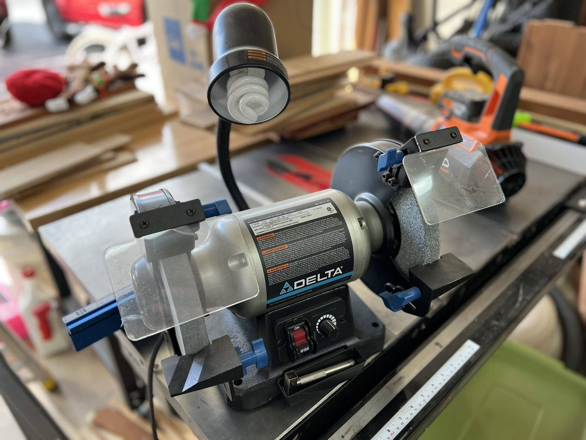 Delta 8” Variable Speed Grinder