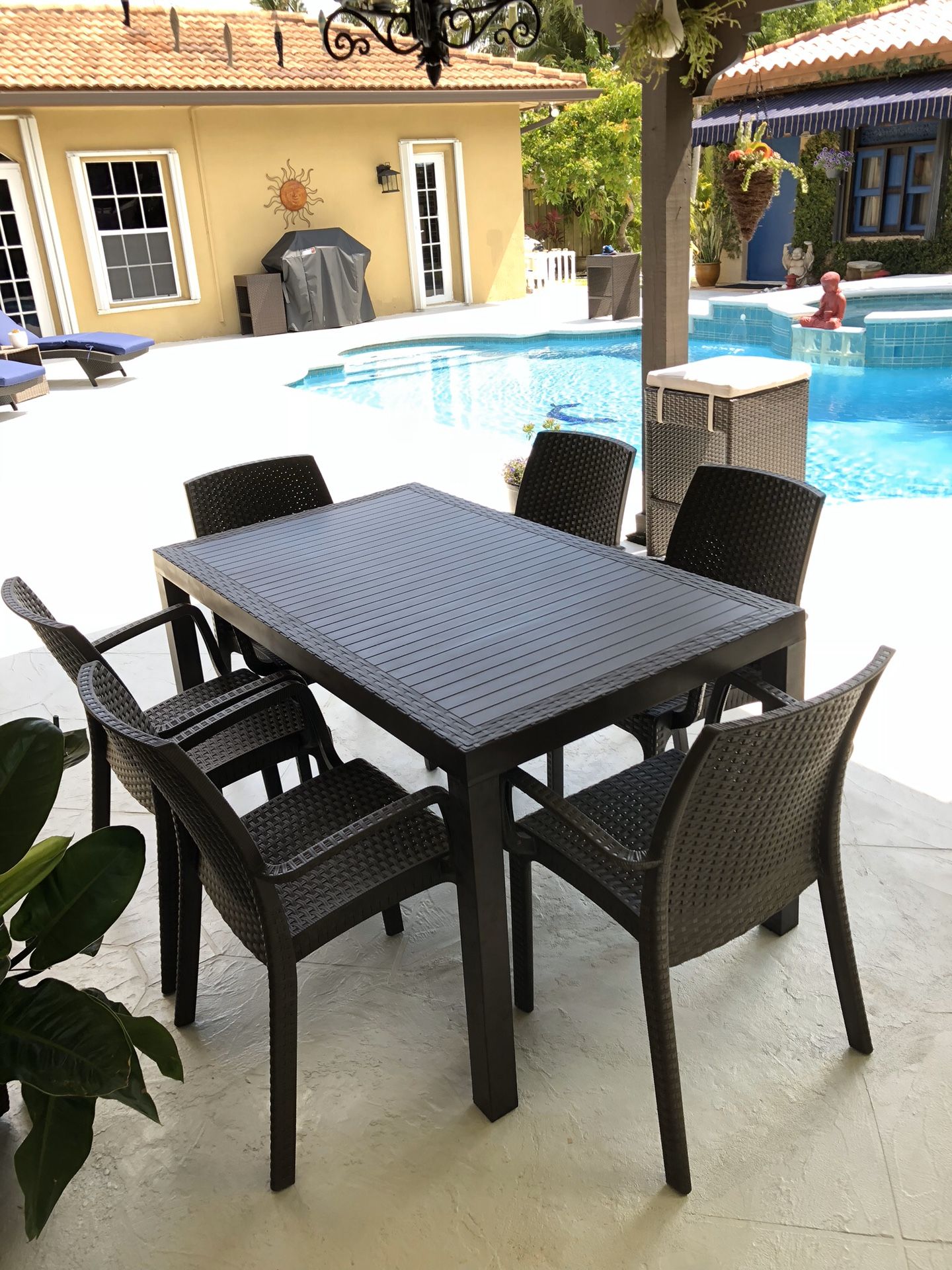 Outdoor-Italian- Table and chairs