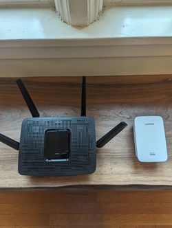 Linksys EA8300 Router and RE7000 Range Extender