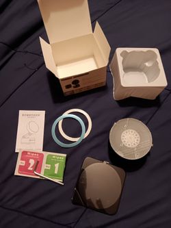 Phone holder vacuum suction