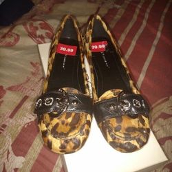 BCBG Brand New Leopard Flat heels