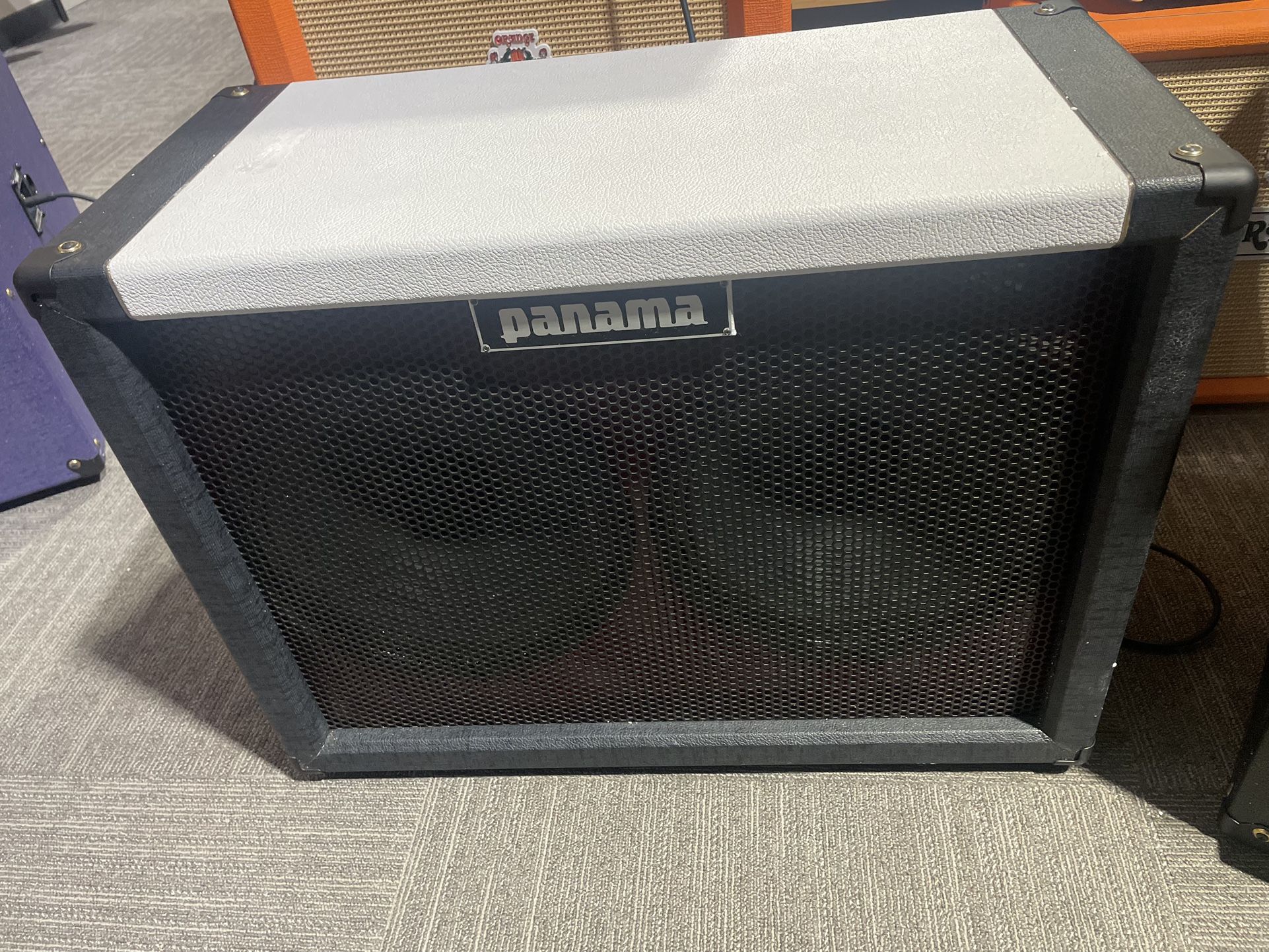Panama Guitar 🎸 speaker cabinet