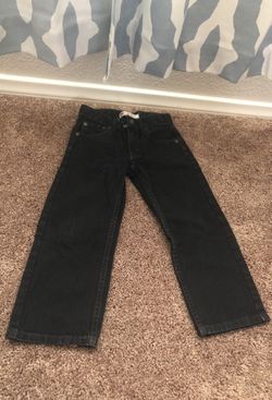 Size 5 Levi jeans.