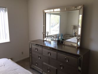 Ailey shop queen bed