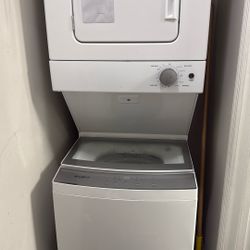 Whirlpool Stackable Washer/dryer